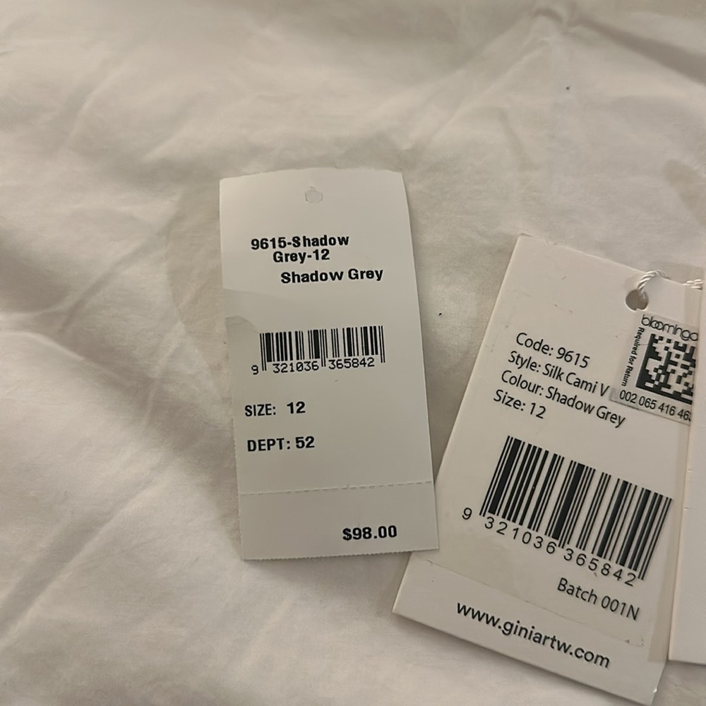 Ginia silk pajamas, size 6 - Picture 5 of 5